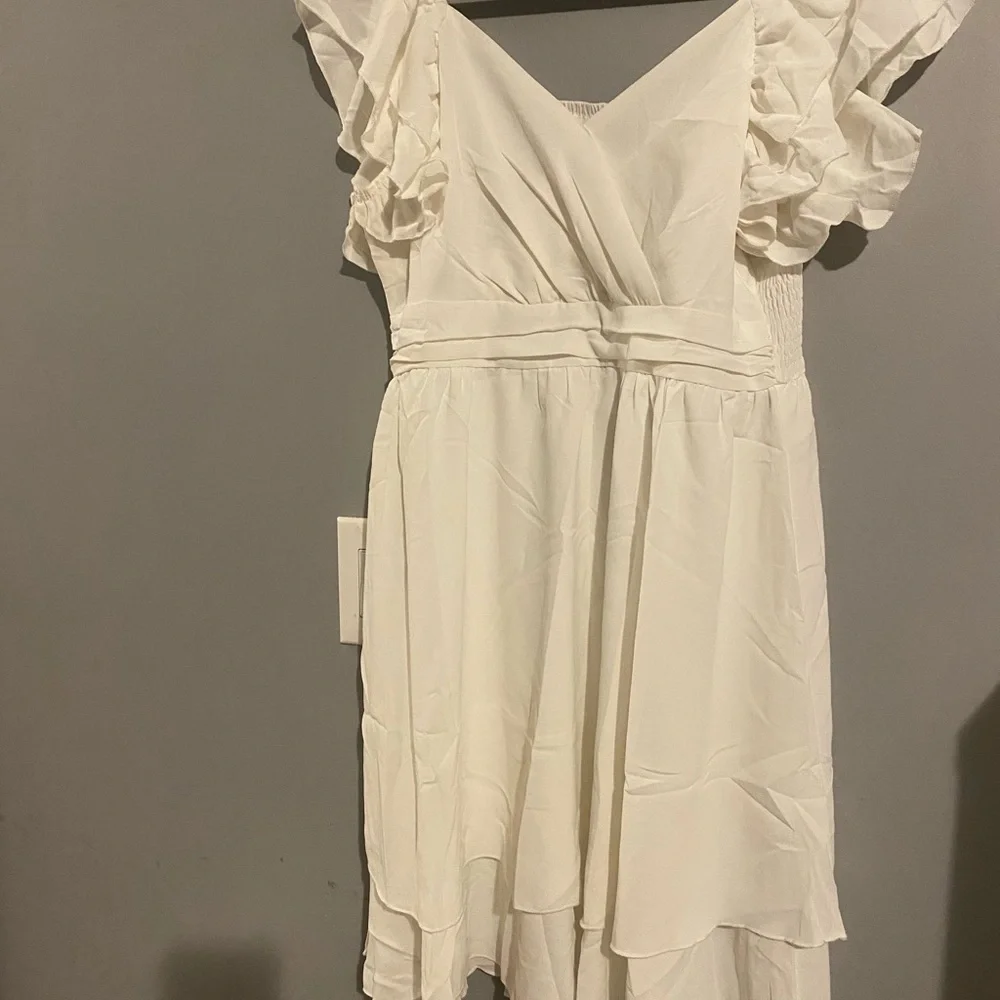 Elegant White Midi Dress - Picture 3 of 4